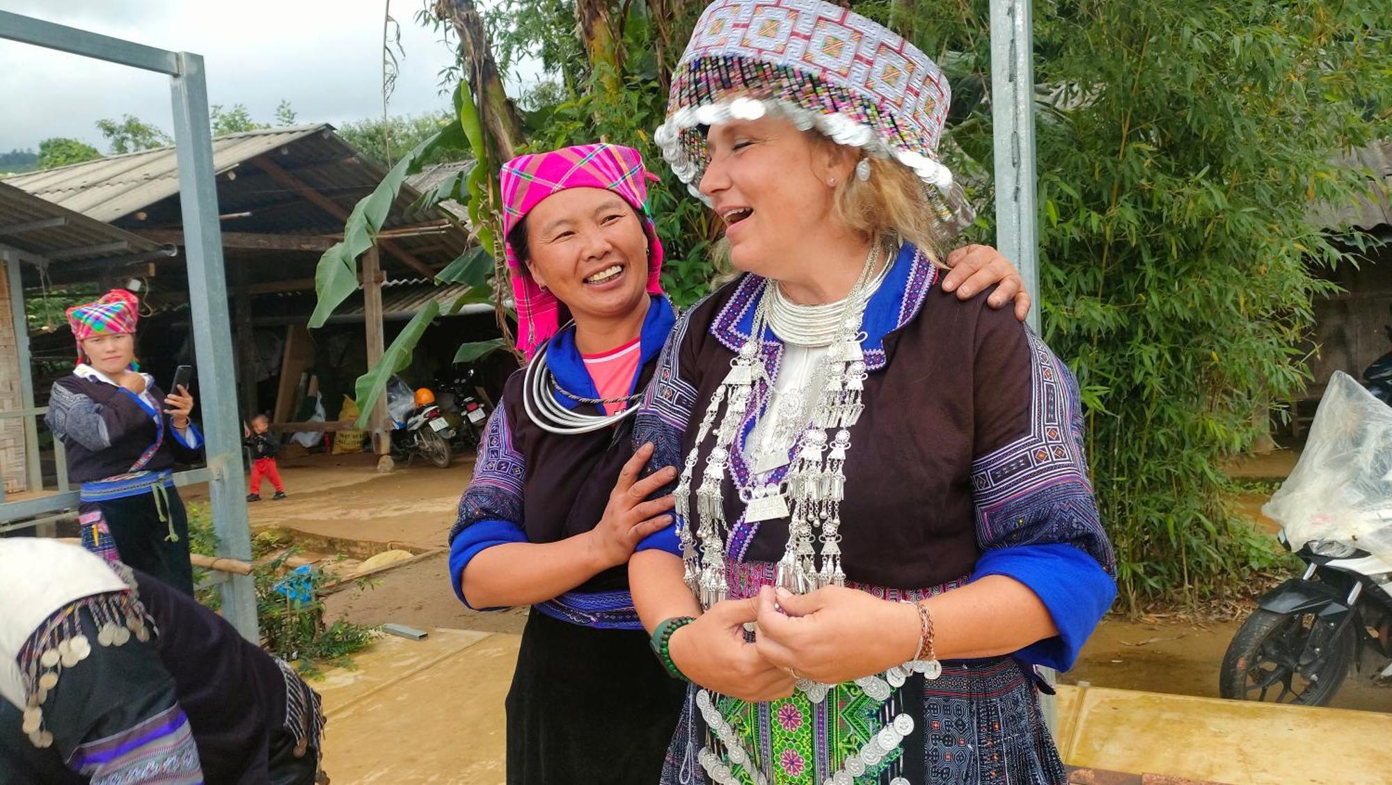 Indigenous Homestay- Trek- Food- Bus Mu Cang Chai Екстер'єр фото