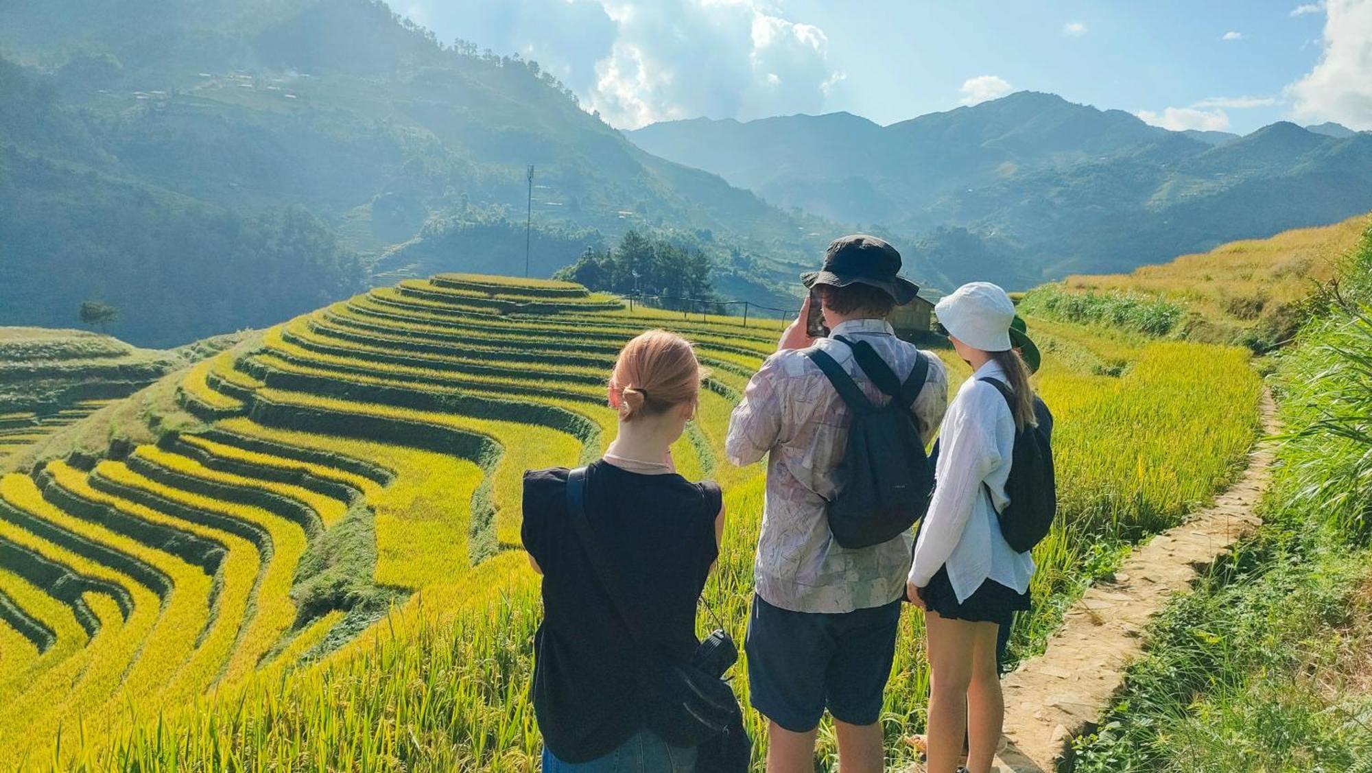 Indigenous Homestay- Trek- Food- Bus Mu Cang Chai Екстер'єр фото